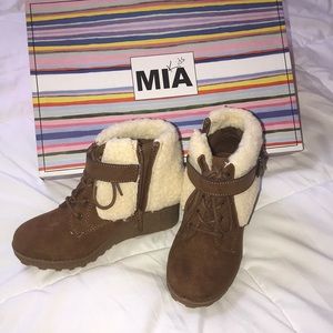 Mia Heidi Girls' Wedge Ankle Booties. Size 12